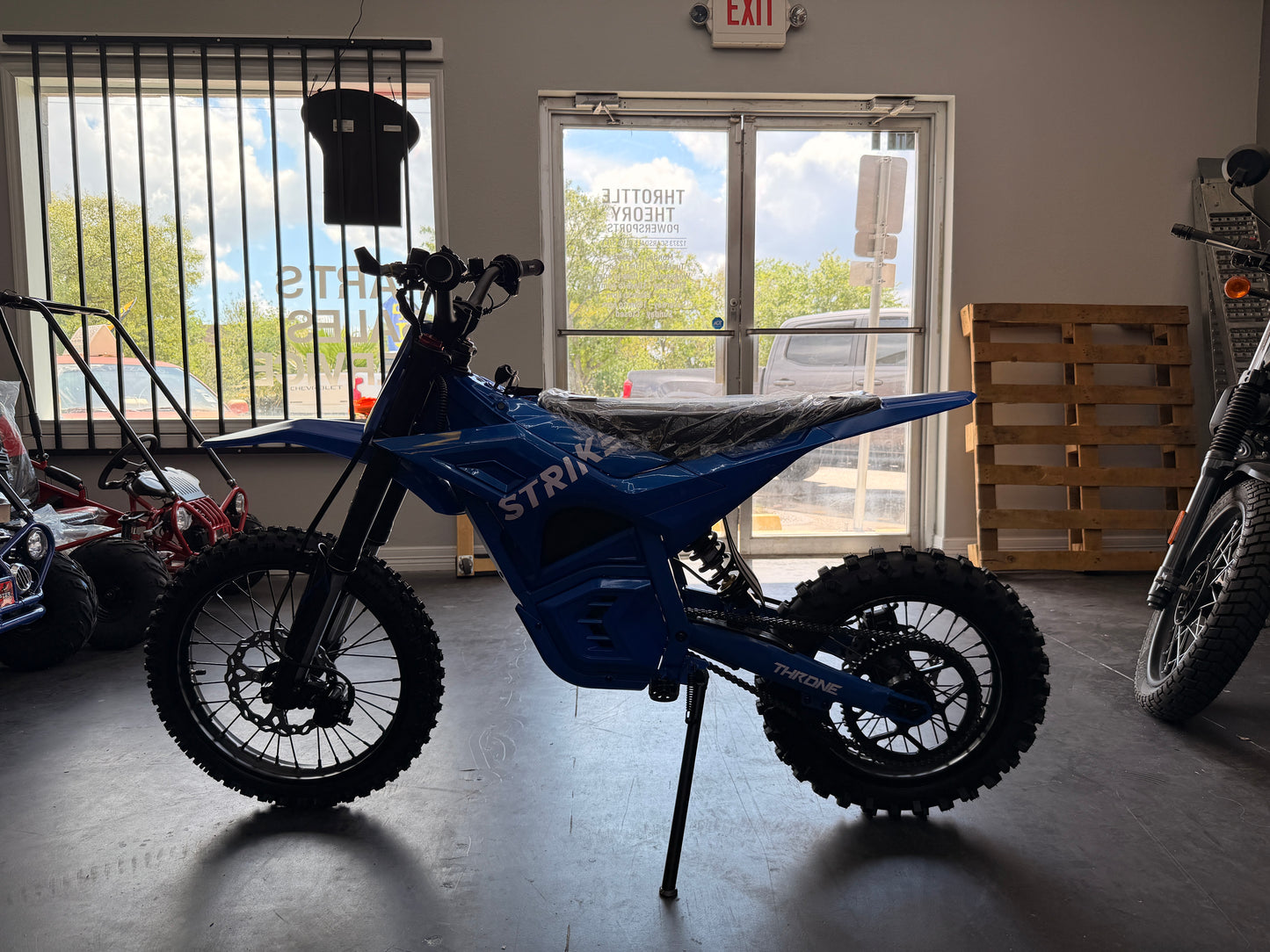 Strike Shadow 60 Volt Blue