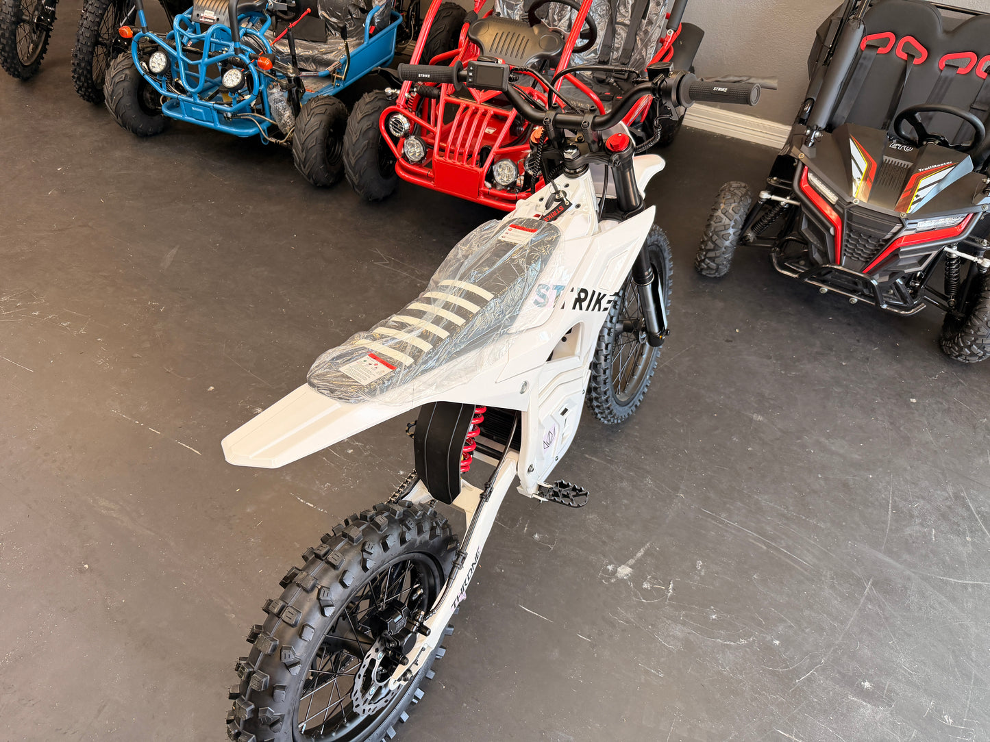 Strike Shadow 60 Volt White