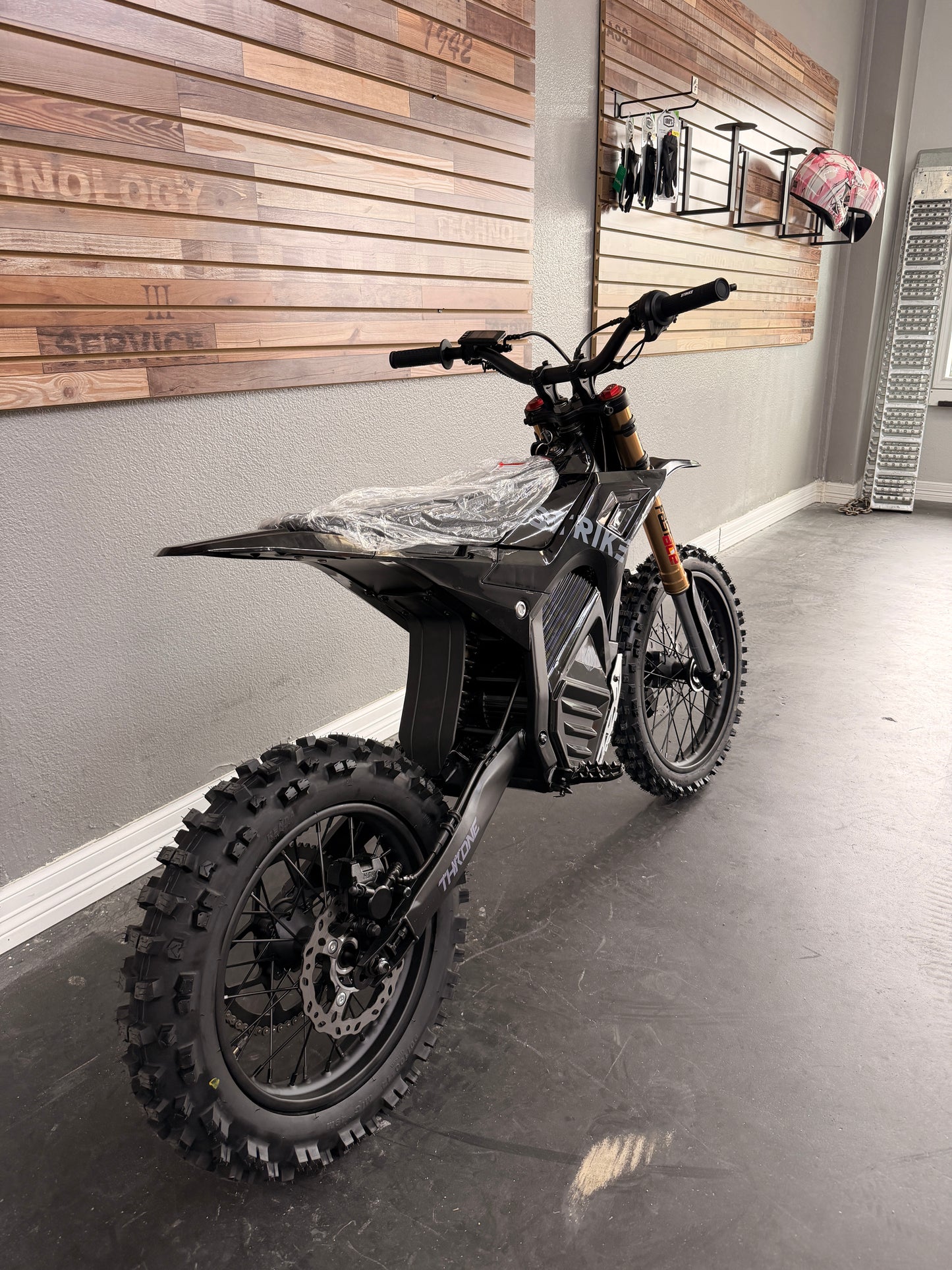 Strike Shadow 72v Black