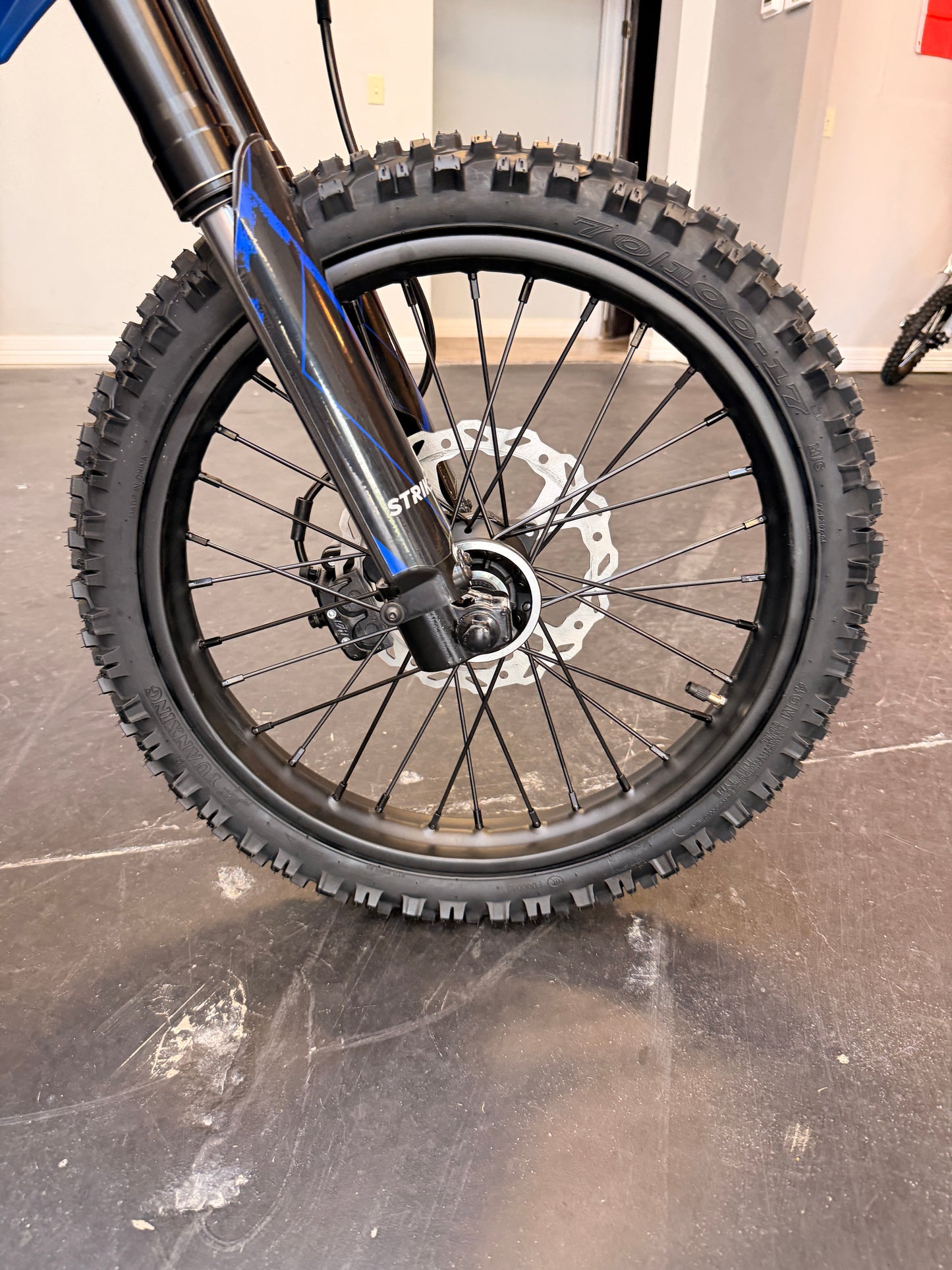Strike Shadow 60 Volt Blue
