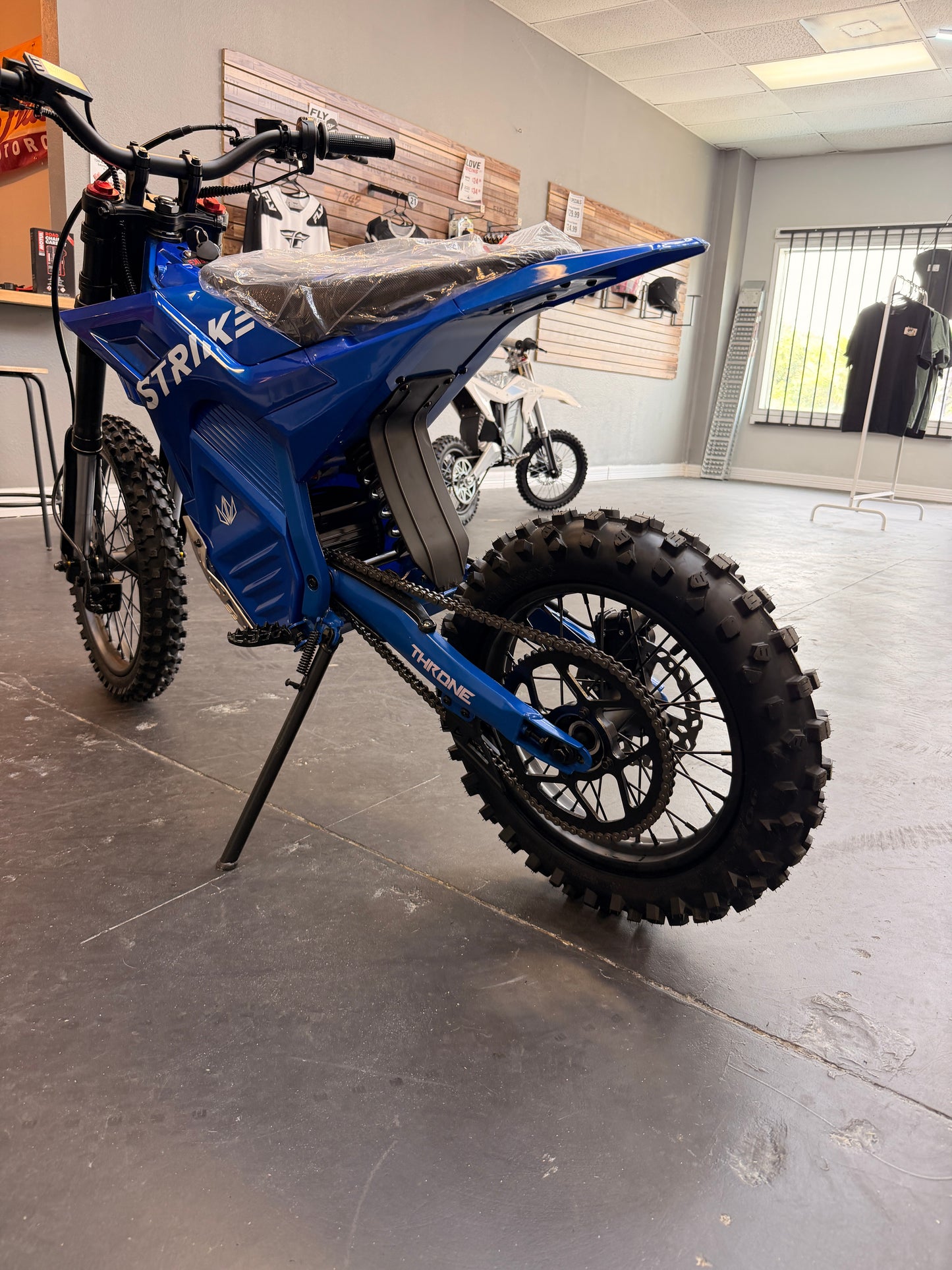 Strike Shadow 60 Volt Blue