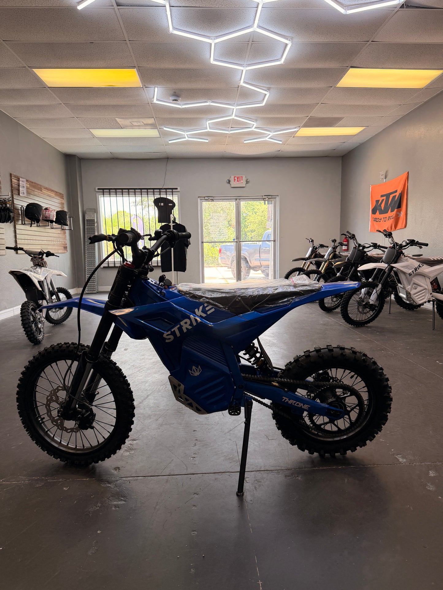 Strike Shadow 60 Volt Blue