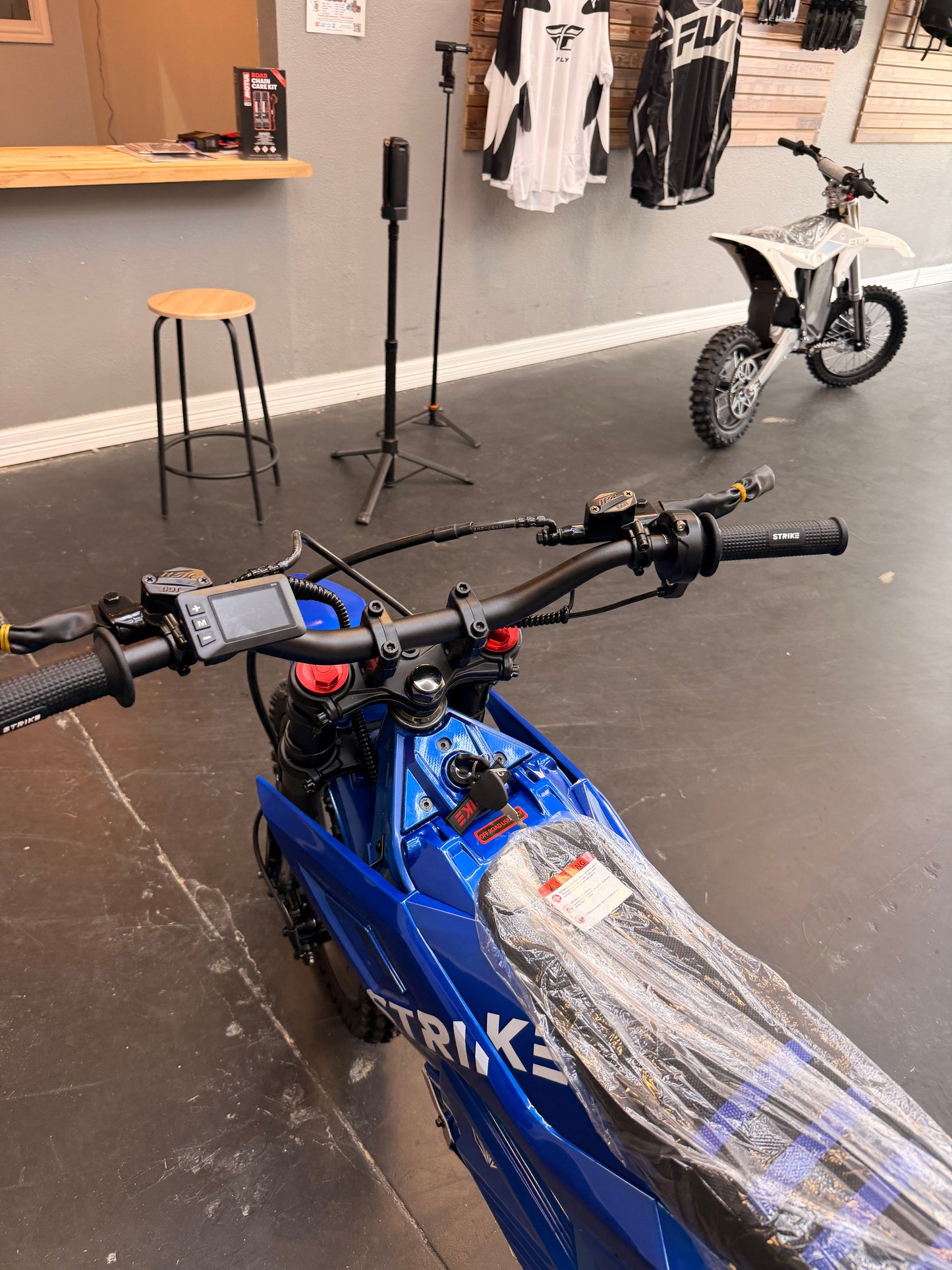 Strike Shadow 60 Volt Blue